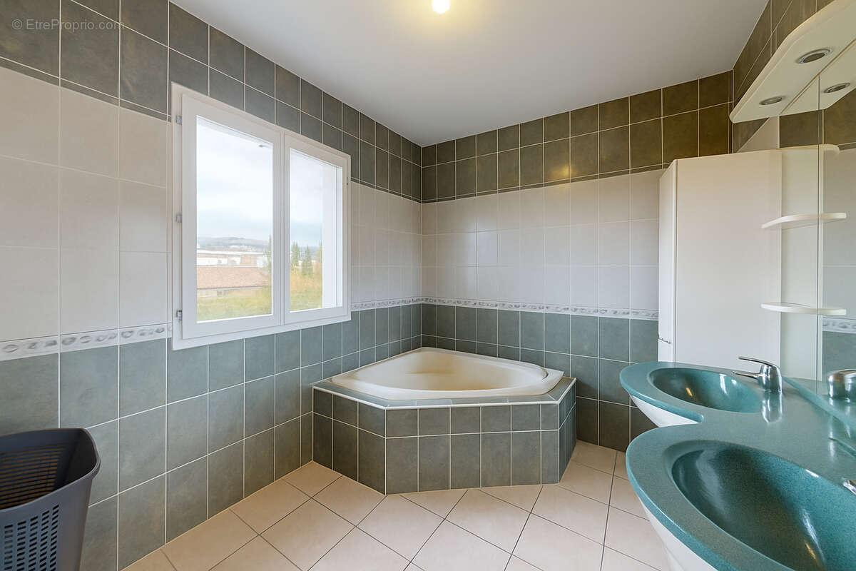 Maison à LA COTE-SAINT-ANDRE