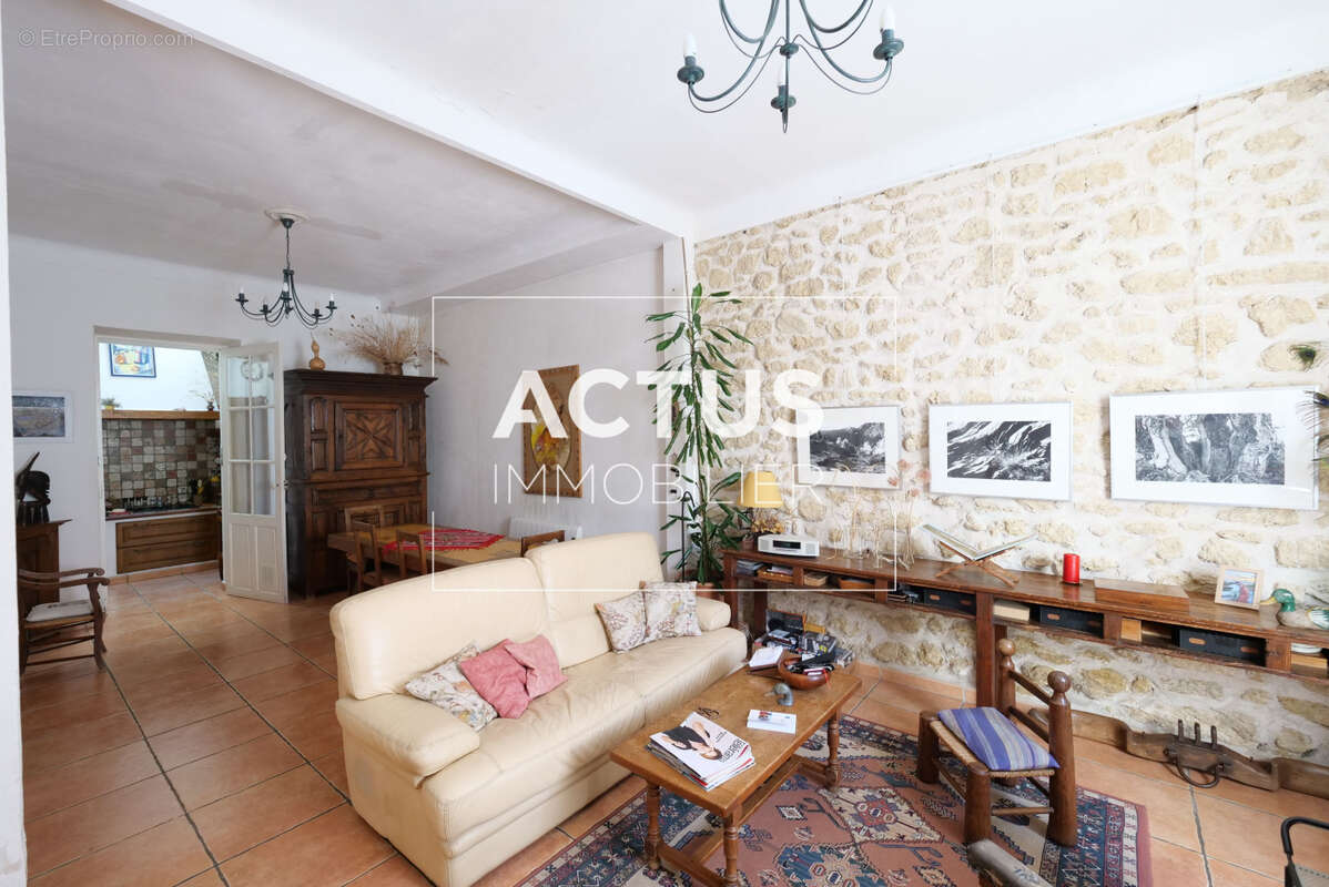Maison 101 m² à Salon-De-Provence  - photo 3