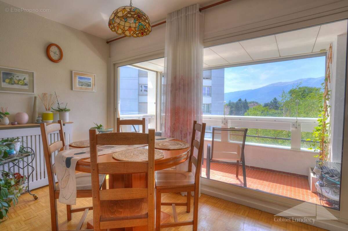 Appartement 89 m² à Saint-Genis-Pouilly  - photo 6