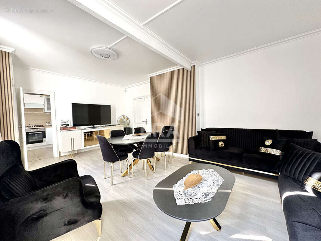 Appartement à SARTROUVILLE