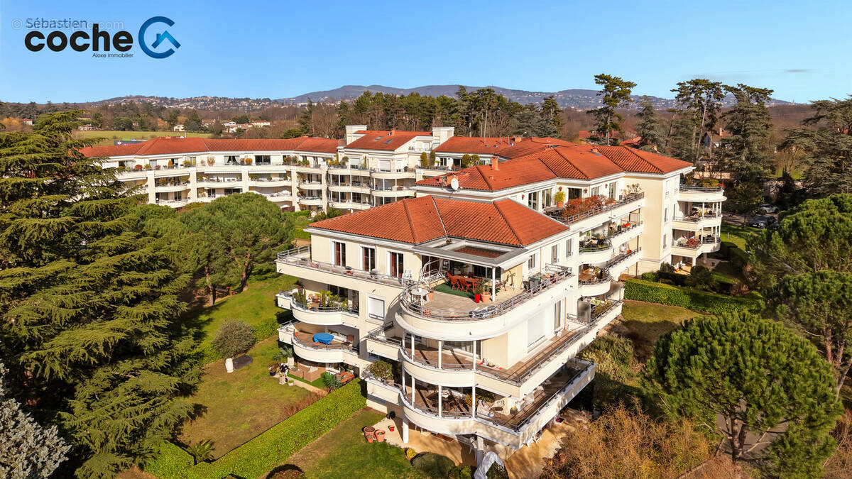 Appartement à CHARBONNIERES-LES-BAINS
