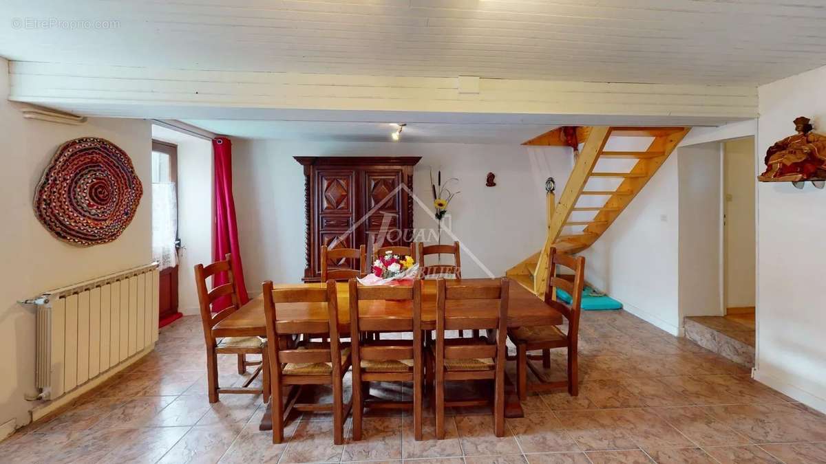 Maison à COUTANSOUZE