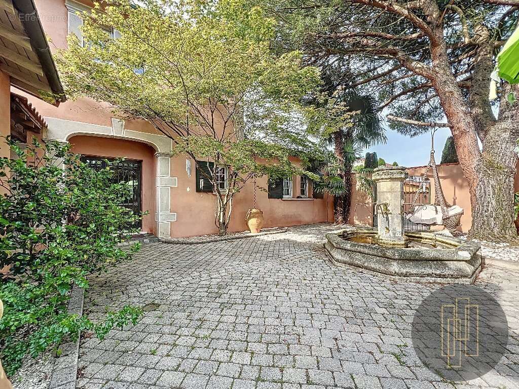 Maison à VILLEFRANCHE-SUR-SAONE