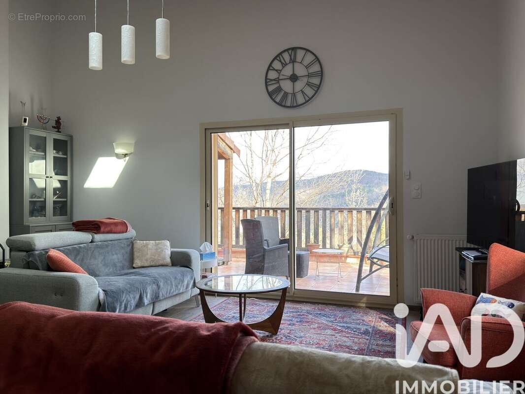 Maison 144 m² à Serralongue  - photo 8