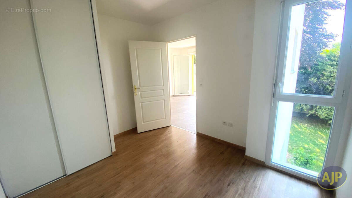 Appartement à AVRILLE