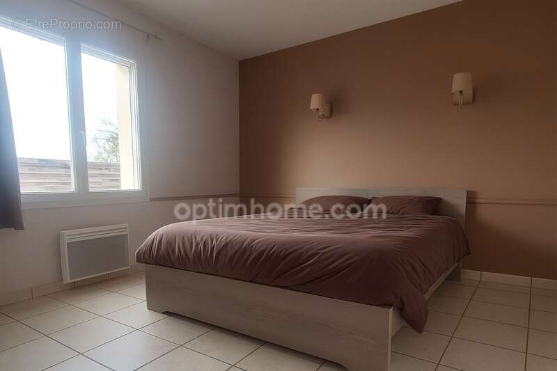 Maison à VOUILLE-LES-MARAIS