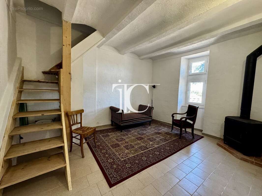 Maison à BERRIAS-ET-CASTELJAU