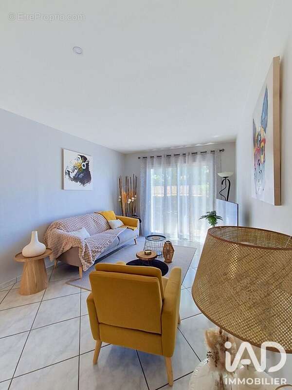 Maison 131 m² à Saint-Pierre-Le-Vieux  - photo 3
