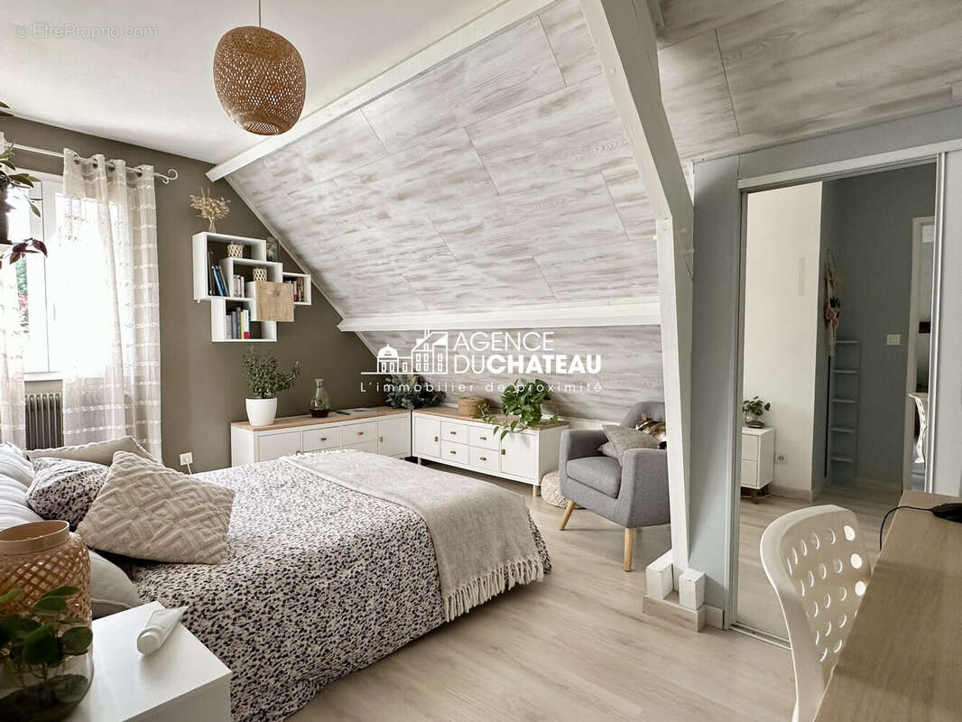 Maison à VERT-SAINT-DENIS