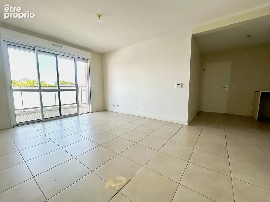 La Rochelle - La Pallice - Appartement T3 de 62 m² avec terrasse, ascenseur et parking - photo 5