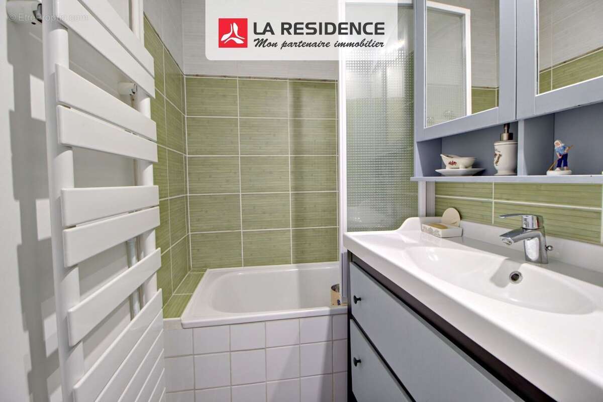 Appartement à LES CLAYES-SOUS-BOIS