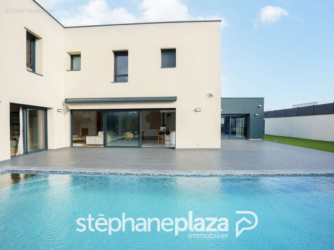 Villa contemporaine 7 pièces - 4 chs - photo 14