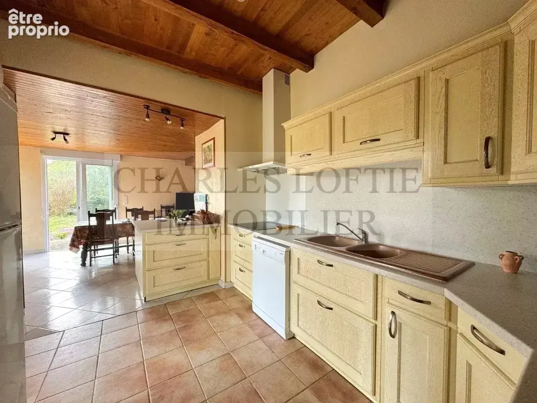Belle maison de caractère en pierre dans un village de Bouriane - photo 11