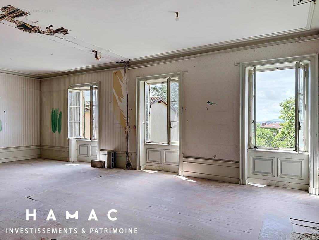 Appartement à GREZIEU-LA-VARENNE