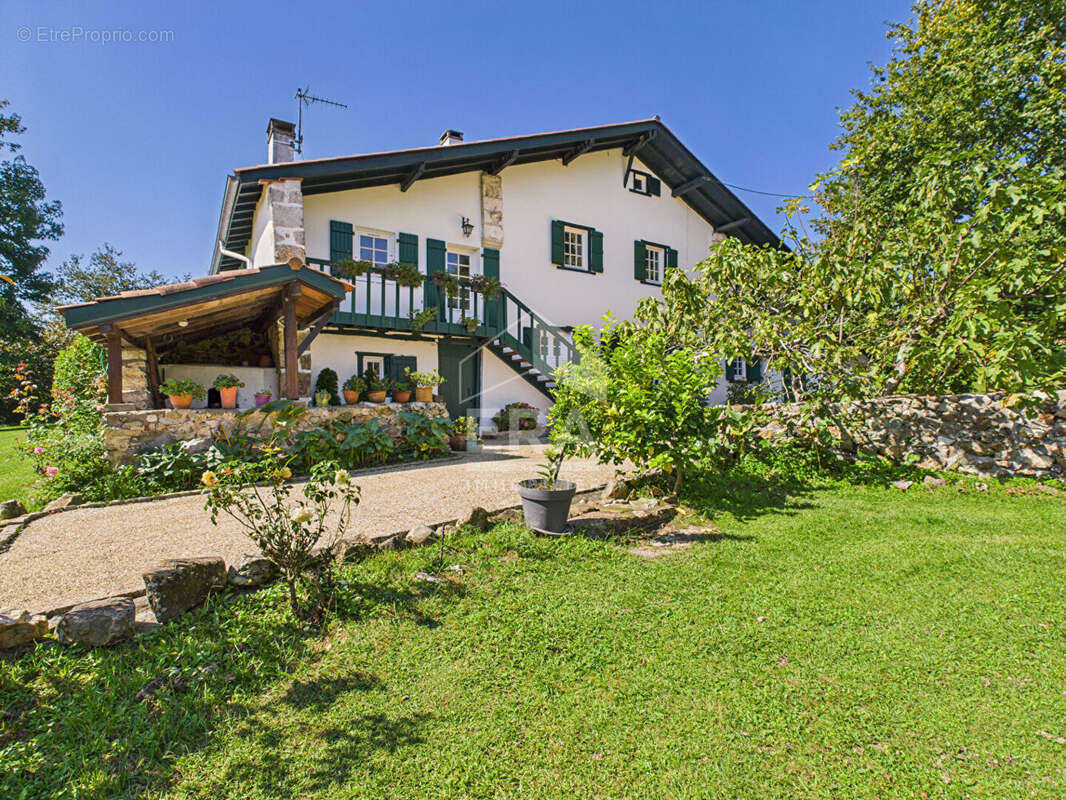 Maison à LOUHOSSOA