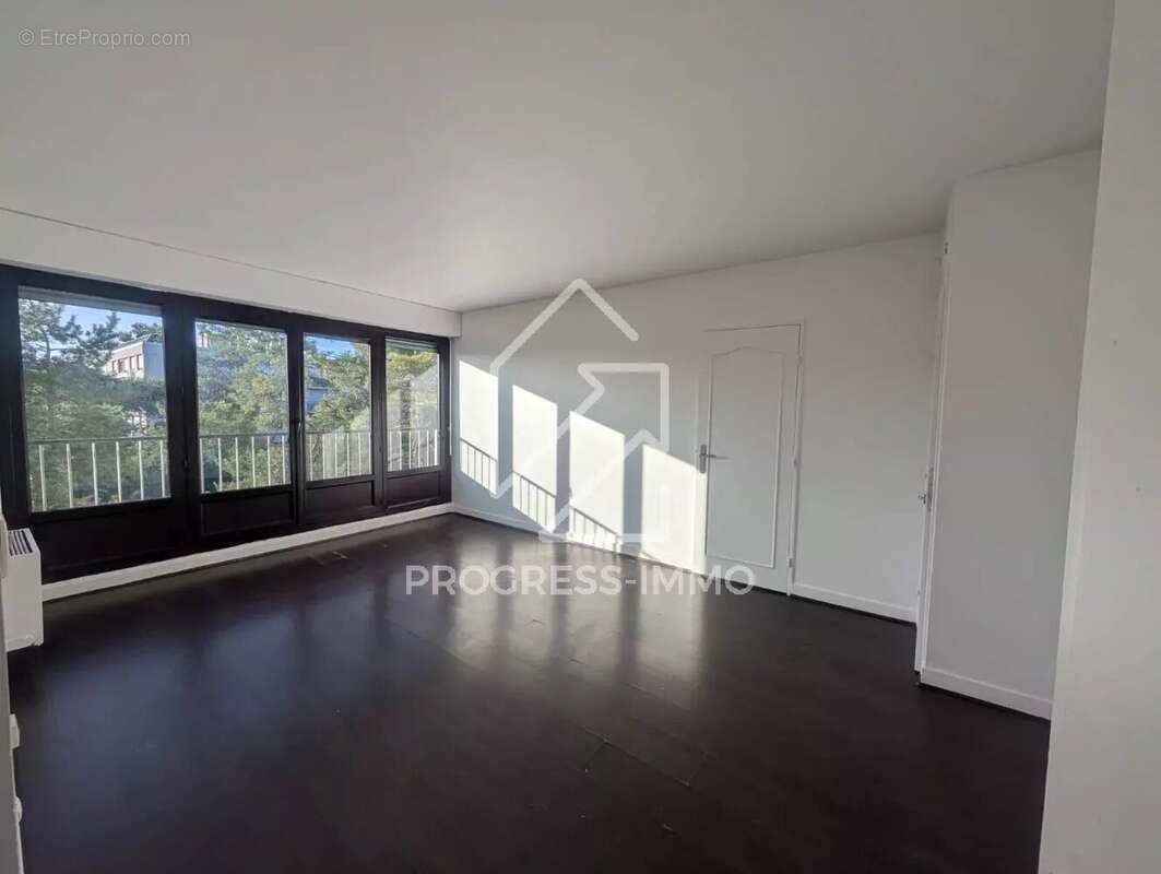 Appartement à CHENNEVIERES-SUR-MARNE