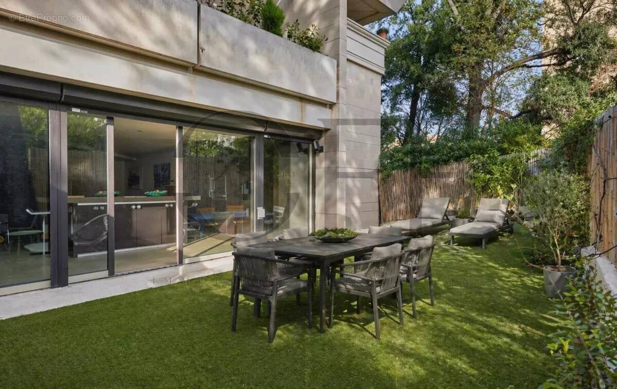 Appartement à MARSEILLE-7E