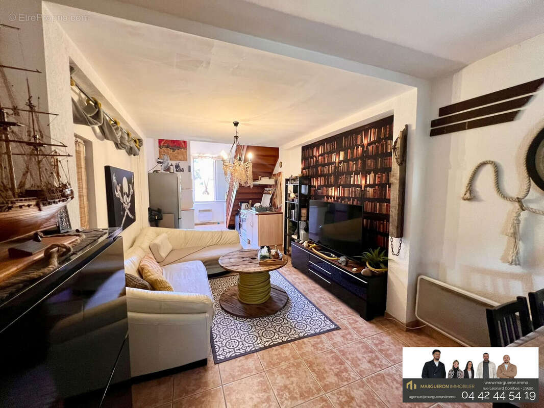 Appartement à ENSUES-LA-REDONNE