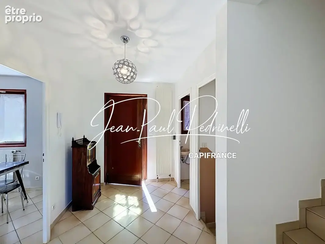 CALUIRE-ET-CUIRE – Cœur Vassieux – Villa 101 m² habitables + 115 m² Hors Carrez (double garage et annexe) – Terrain plat 770 M²  - photo 49
