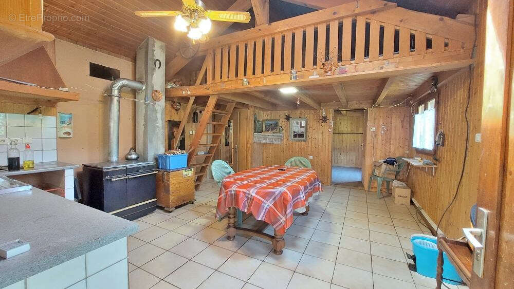 Chalet  5 pièces 70 m2 en pleine nature, 1227m2 de terrain avec garage - photo 6