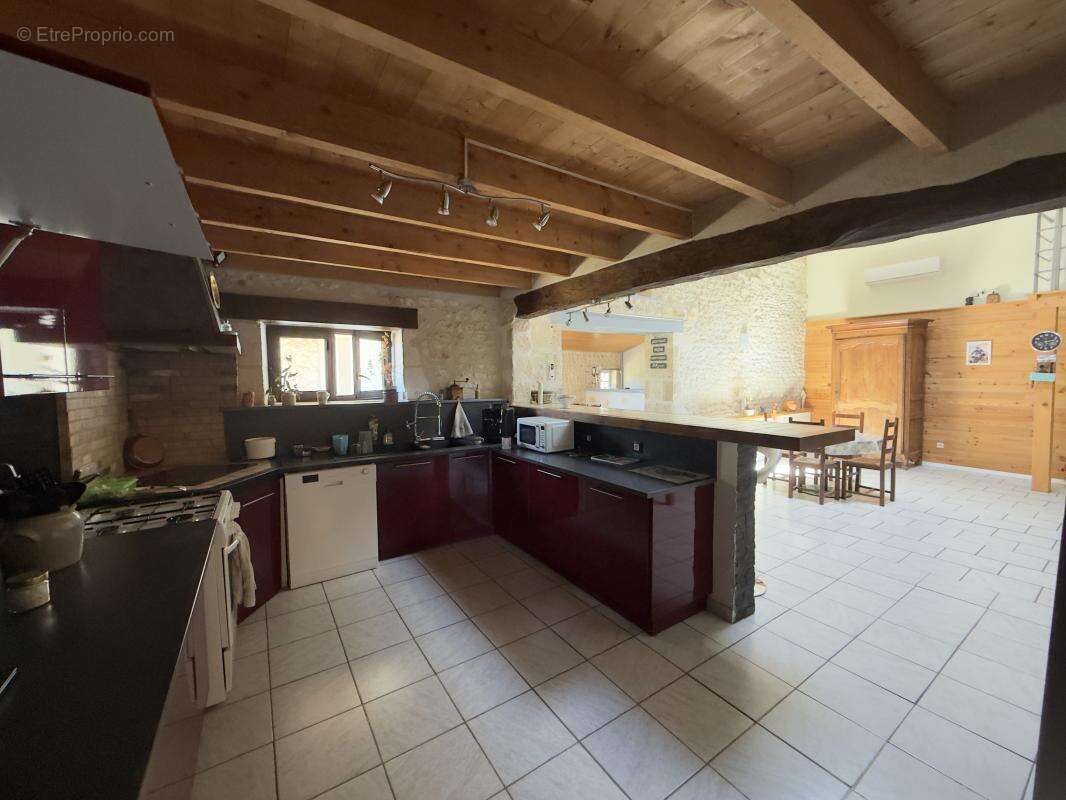 Maison à EPARGNES