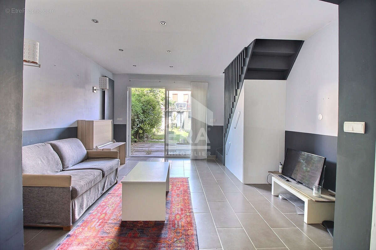 Maison à VILLENEUVE-LA-GARENNE