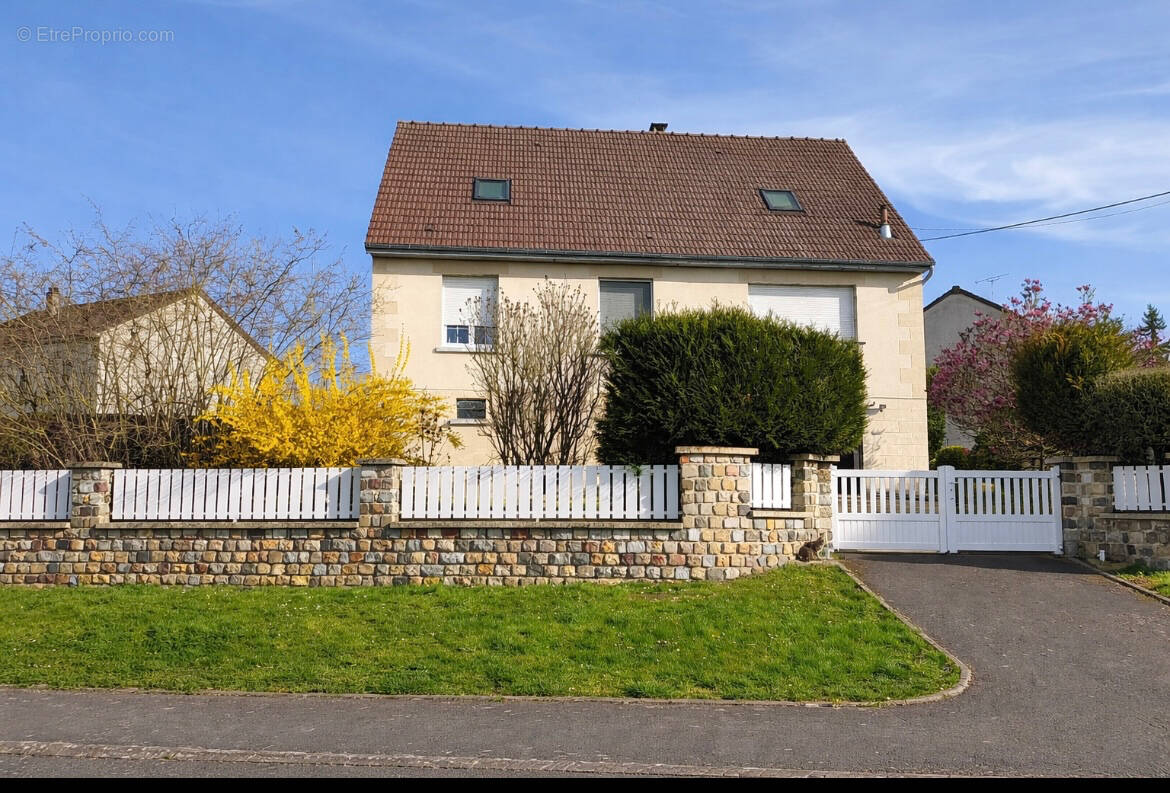 Maison à CHAUNY