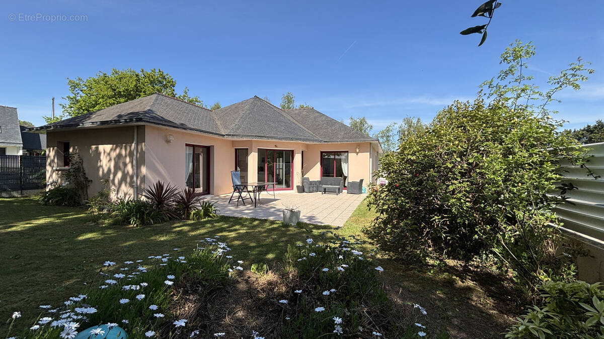 Maison à LE RELECQ-KERHUON