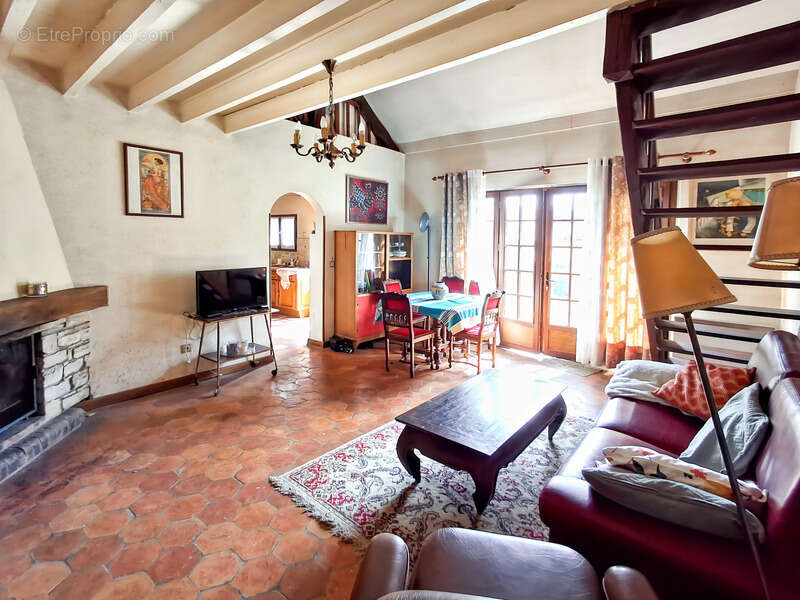 Maison à CLEVILLIERS