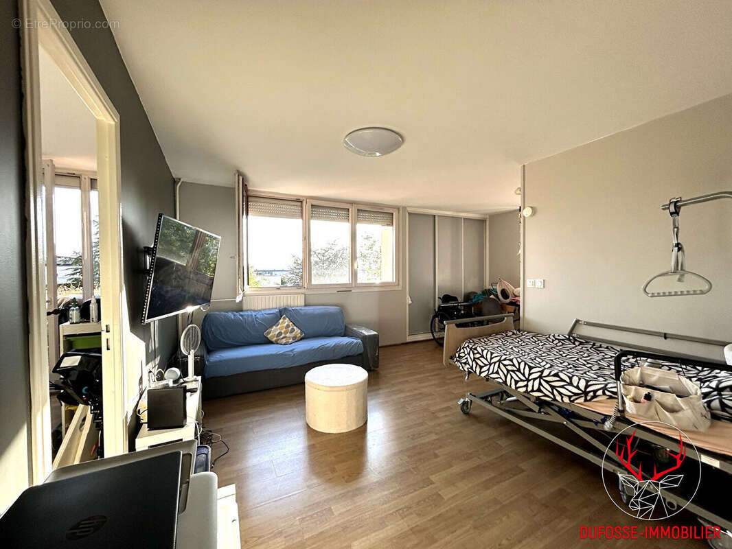 T2 50 m² : Balcon, Ascenseur.  Secteur Les Sablons - Décines-Charpieu - Résidence sécurisée et Parking - photo 5