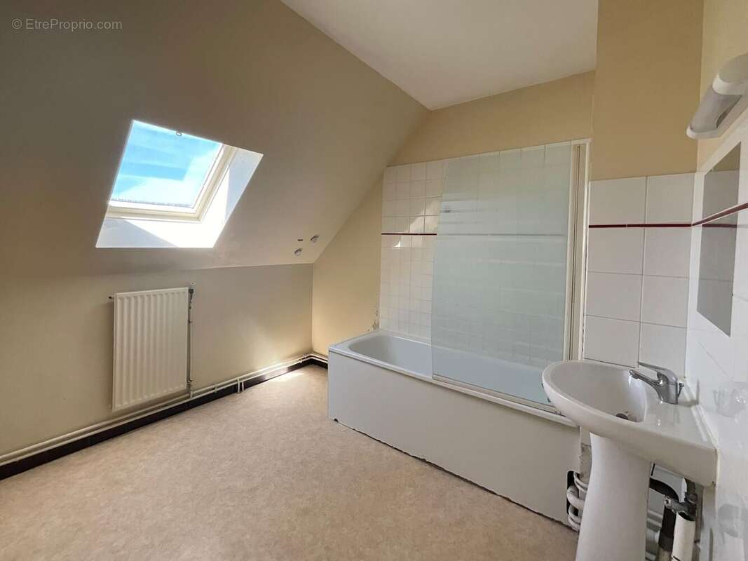 Photo 5 - Appartement à MEHUN-SUR-YEVRE