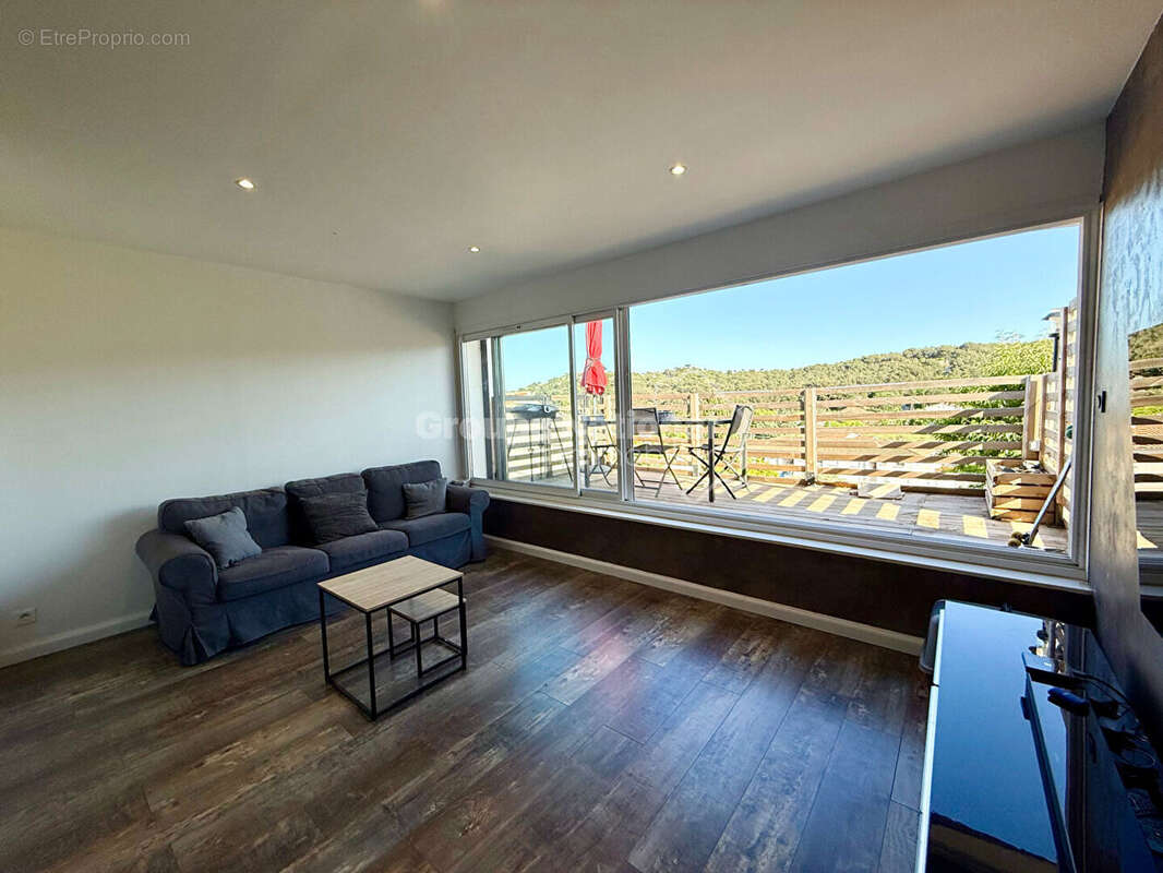 Appartement à LE ROVE