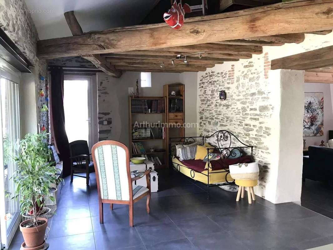 Maison à CHATEAU-GUIBERT