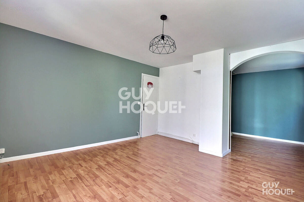 Appartement à VILLIERS-SUR-ORGE