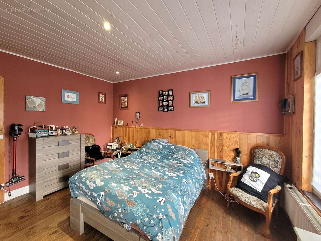 Maison à AVESNES-SUR-HELPE