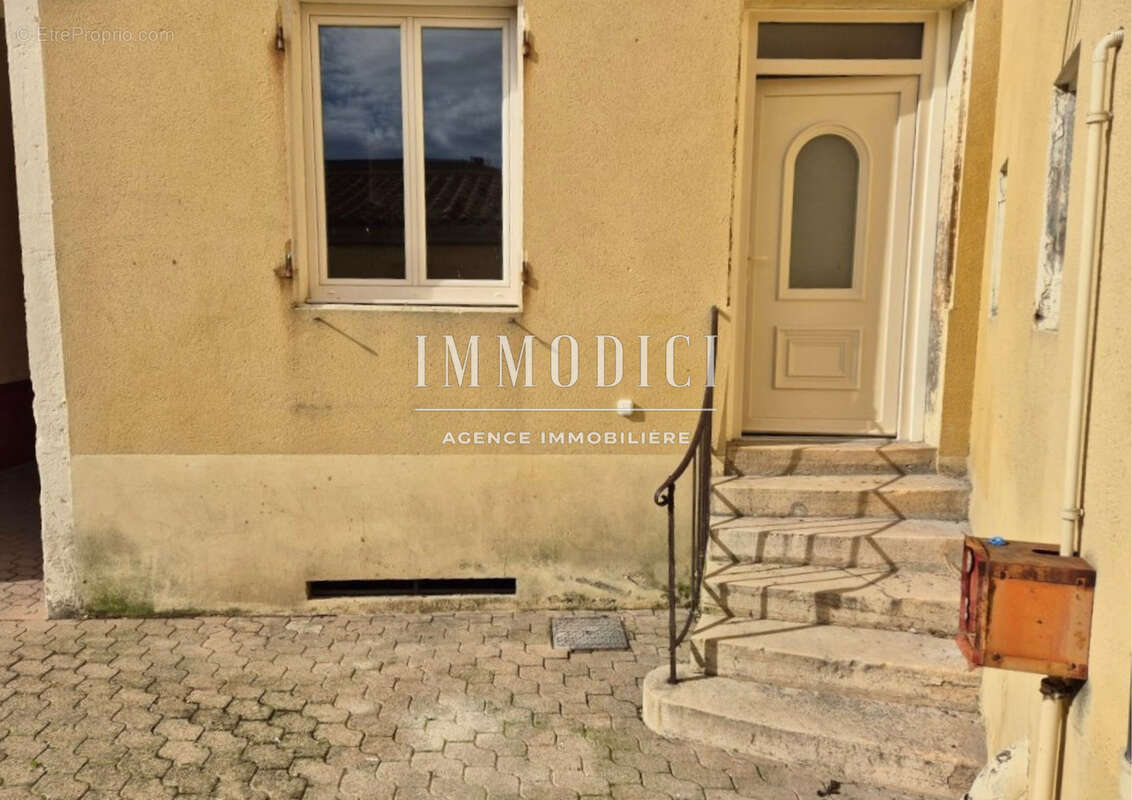 Appartement à THOISSEY