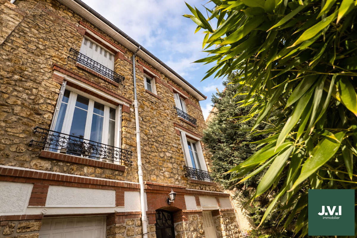 A vendre - Maison Enghien-les-Bains - 7 pièces - 147 m2 - photo 10