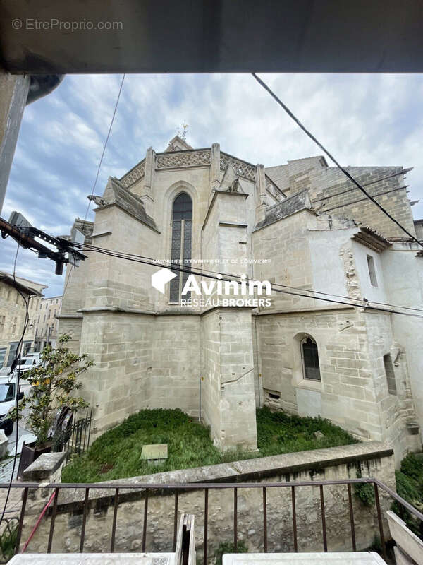 Commerce à L'ISLE-SUR-LA-SORGUE