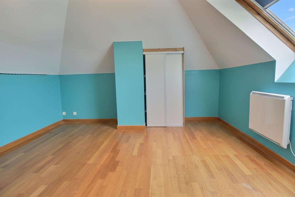 Exclusivité - Maison de 150 m² + sous-sol total et garage extérieur de 70 m² proche des commodités à Châteauneuf sur Loire - photo 6