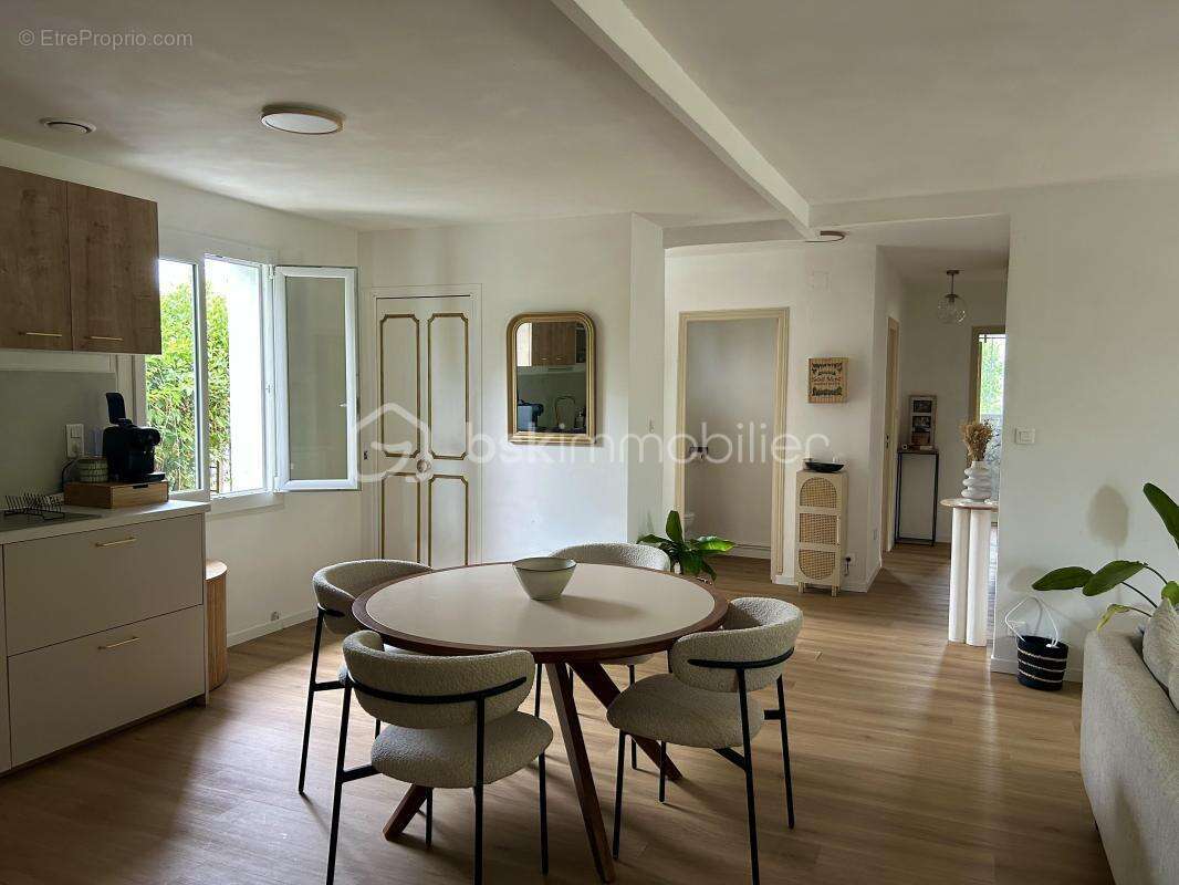 Maison à VILLECOMTAL-SUR-ARROS