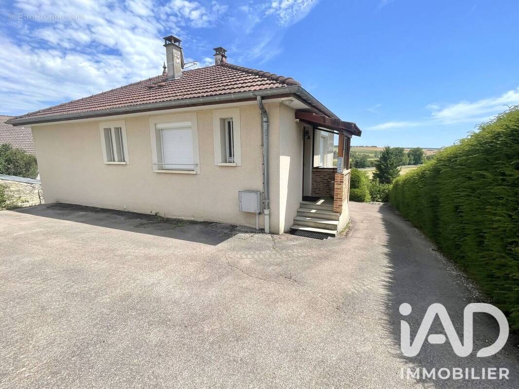 Photo 1 - Maison à LAFERTE-SUR-AUBE
