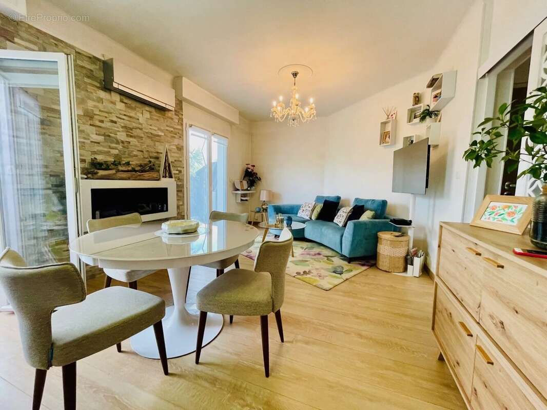 Appartement à ROQUEBRUNE-CAP-MARTIN