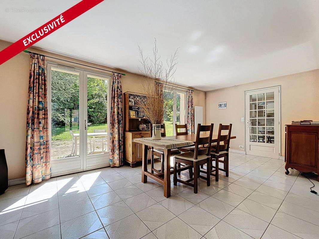 Maison à OINVILLE-SUR-MONTCIENT