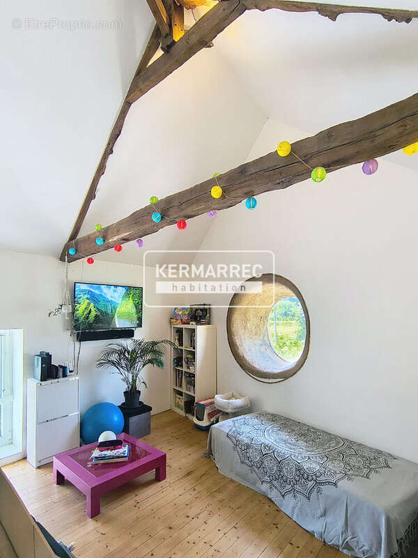 Maison à MONTREUIL-LE-GAST