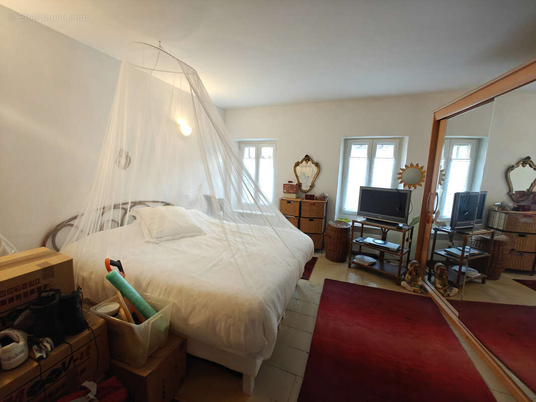 Appartement à ALAIGNE