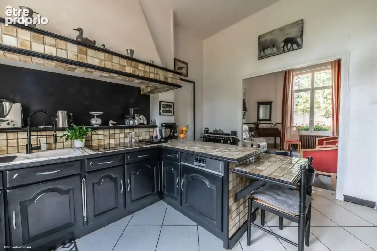 Culan - maison bourgeoise 7 pieces 220m² avec piscine - photo 18