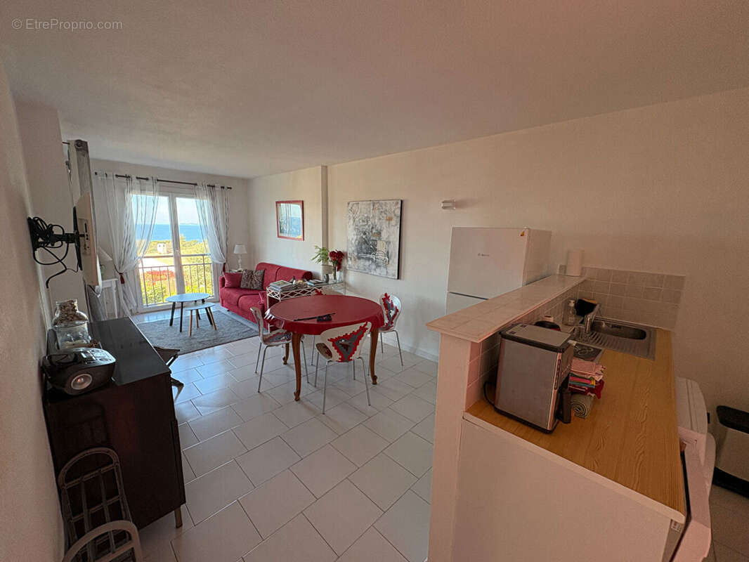 T2 à vendre vue mer à Porticcio - Résidence avec piscine et tennis - photo 3