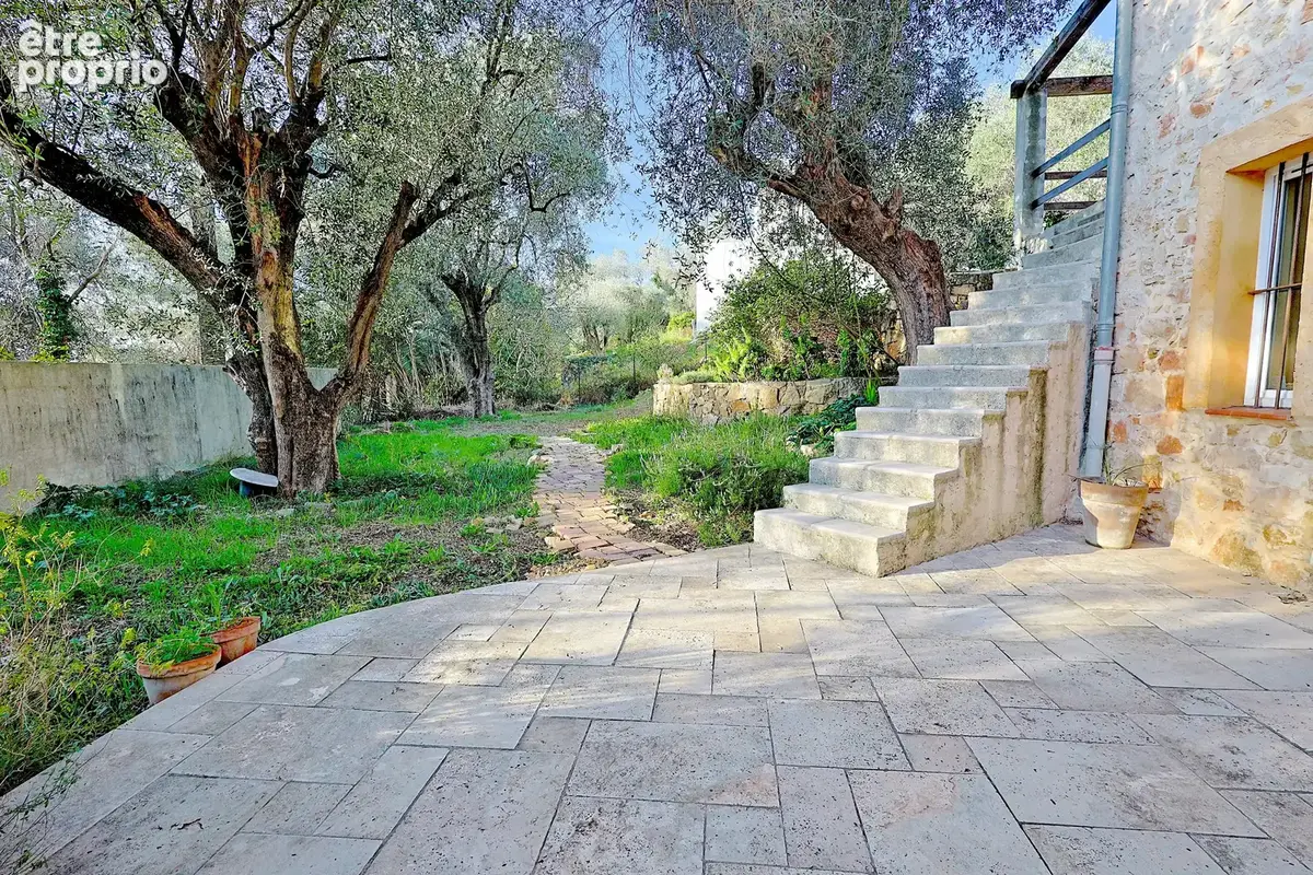Exclusivité – vallauris – ancienne bergerie rénovée – 193 m² – 5 chambres – piscine - photo 14