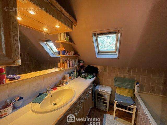 Maison à PONTOISE-LES-NOYON