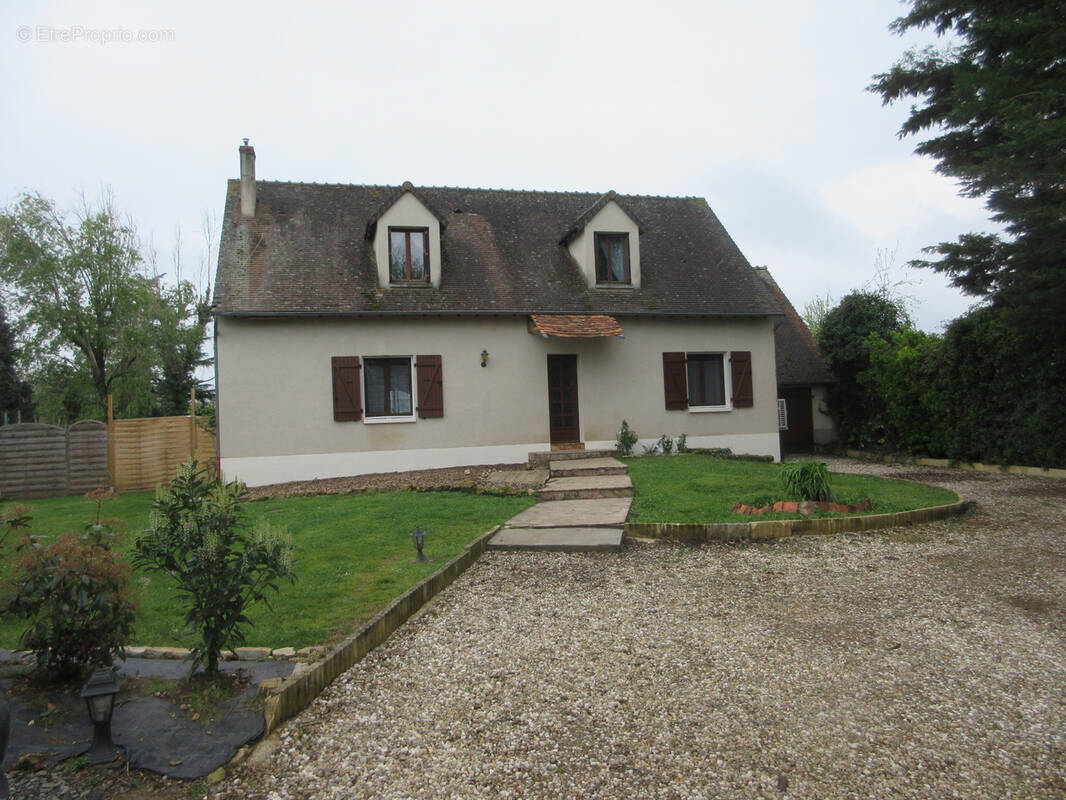 Maison à CEAULMONT